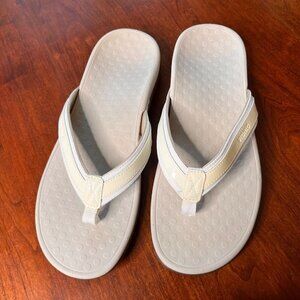 Vionic Tide II Flip Flop Sandal- Size 10 in White‎